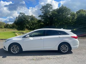 Hyundai i40 2017,  estate , high spec - Image 2