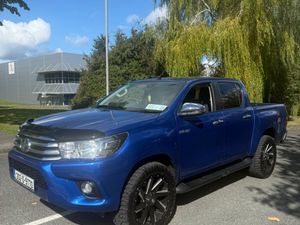 202 Toyota Hilux Automatic LOW MILEAGE - Image 3