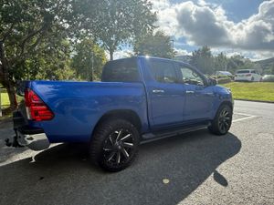202 Toyota Hilux Automatic LOW MILEAGE - Image 4