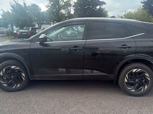 Nissan QASHQAI 1.3i M/hyb SV Premium Low KM - Image 4