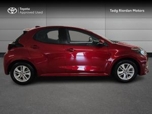 Toyota Yaris HYBRID LUNA 4DR AUTO - Image 3