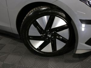 Hyundai Ioniq 6 Signature 53 kWh EV Saloon - Image 4