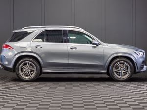 2019 Mercedes-Benz GLE 300d 4Matic - Image 2