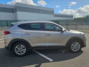 Hyundai Tucson 1.7 CRDI, LOW MILES, EXECUTIVE MODE - Image 4
