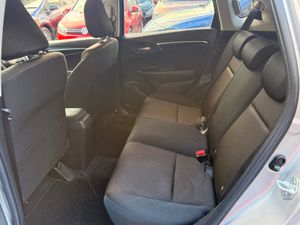 Honda fit 2016 petrol hybrid - Image 3