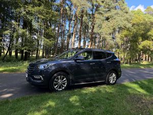 Hyundai Santa Fe 2017 4X4 Automatic - Image 3