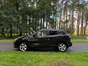 Nissan Qashqai 2021 Diesel Commercial - Image 4