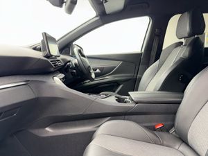 Peugeot 5008 1.5hdi Allure Auto  just IN   120 P/W - Image 4