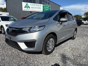 PETROL AUTO **LOW MILEAGE** - Image 2