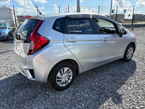 PETROL AUTO **LOW MILEAGE** - Image 4