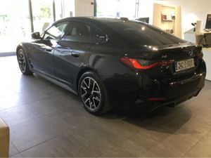 BMW i4 EDRIVE40 M SPORT ** Tech Pack ** - Image 4