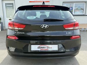 Hyundai i30 SE CRDI 5DR - Image 4