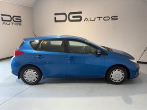 Toyota Auris 1.4 D-4D TERRA - Very Clean - new NCT - Image 2