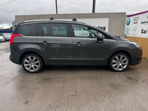 141 Peugeot 5008 1.6D Low Miles High Spec - Image 3
