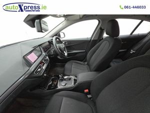 BMW 1-Series 118D Play Automatic, Reversing camera - Image 4