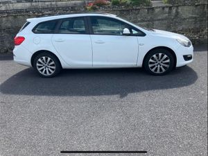 Opel Astra 1.7 Dsl, Estate,2013 - Image 2
