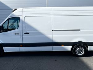 2025 Sprinter 315/43 Freezer Spec Fridge Van - Image 4