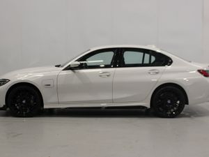 222 BMW 330E M SPORT - M Performance - Image 4