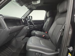Land Rover Defender 110 Diesel X-Dynamic HSE - Image 4