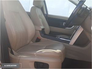 Land Rover Discovery Sport  7 Seater 2.0 TD4 Auto - Image 4