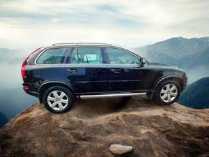 2014 Volvo XC90 2.4 D5 200hp SE Geartronic AWD - Image 2