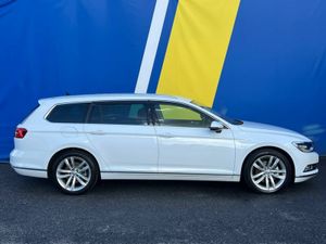 Volkswagen Passat VARIANT HIGHLINE 1.4 TSI AUTO // - Image 2