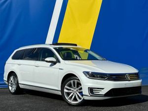 Volkswagen Passat GTE VARIANT 1.4 HYBRID AUTO // T - Image 3