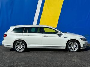 Volkswagen Passat GTE VARIANT 1.4 HYBRID AUTO // T - Image 4
