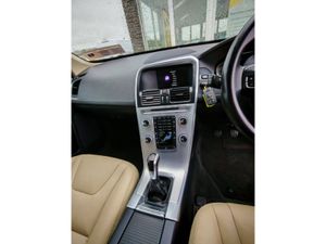 VOLVO XC60 D4 FWD SE 5DR - Image 2