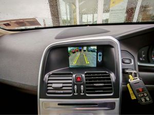VOLVO XC60 D4 FWD SE 5DR - Image 3
