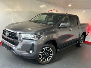 Toyota Hilux INVINCIBLE D-4D 4WD DCB - Image 2