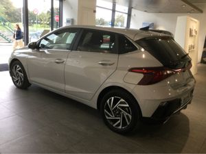 Hyundai i20 DELUXE PLUS AUTOMATIC - Image 3