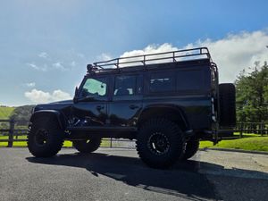 Land-rover Defender - Image 4