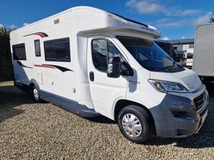 2018 ROLLER TEAM 747 6 BERTH AUTO - Image 2