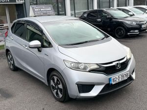 2016 Honda Fit 1.5 Hybrid  Auto Leather package - Image 3