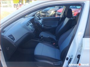 Hyundai i20 1.2 Classic - Image 3