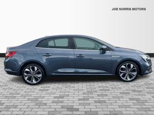 Renault Megane SIGNATURE TCE 140 Full Leather - Image 4