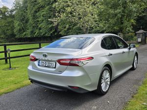 172 Toyota Camry 2.5 Hybrid Auto Leather High Spec - Image 3