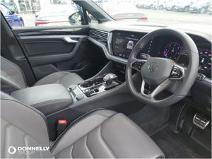 Volkswagen Touareg Diesel Estate Black Edition - Image 3
