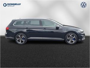 Volkswagen Passat Estate GTE Advance - Image 4