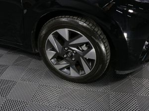 Hyundai i10 Deluxe Plus 1.0l Petrol Hatchback - Image 3