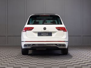 2022 Volkswagen Tiguan R-Line - Image 4