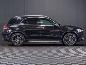 2022 Mercedes-Benz GLE 350de AMG Line Premium + - Image 2