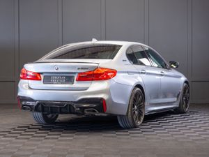 2019 BMW 5-Series 530e M-Sport - Image 3