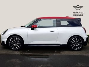MINI Cooper Cooper E Classic - Image 3