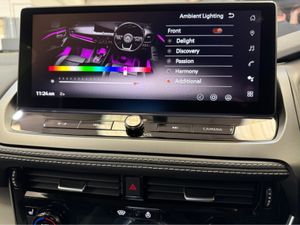 Nissan Qashqai SV Premium leather & heated seats - Image 4