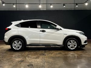 Honda Vezel 1.5 HYBRID AUTOMATIC - REVERSE CAMERA - Image 3
