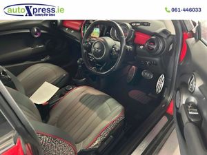 Mini Cooper 1.5 Automatic, Reversing camera - Image 2