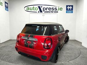 Mini Cooper 1.5 Automatic, Reversing camera - Image 3