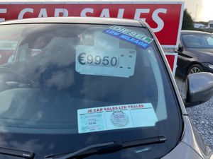 NISSAN QASHQAI 1.5 DIESEL SAT-NAV NCT TAXED - Image 4